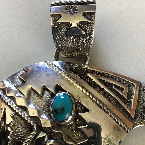 Navajo Indian Sterling Silver Bear Exquisite details. Stamped w Chiefs initials. - Picture 7 of 11